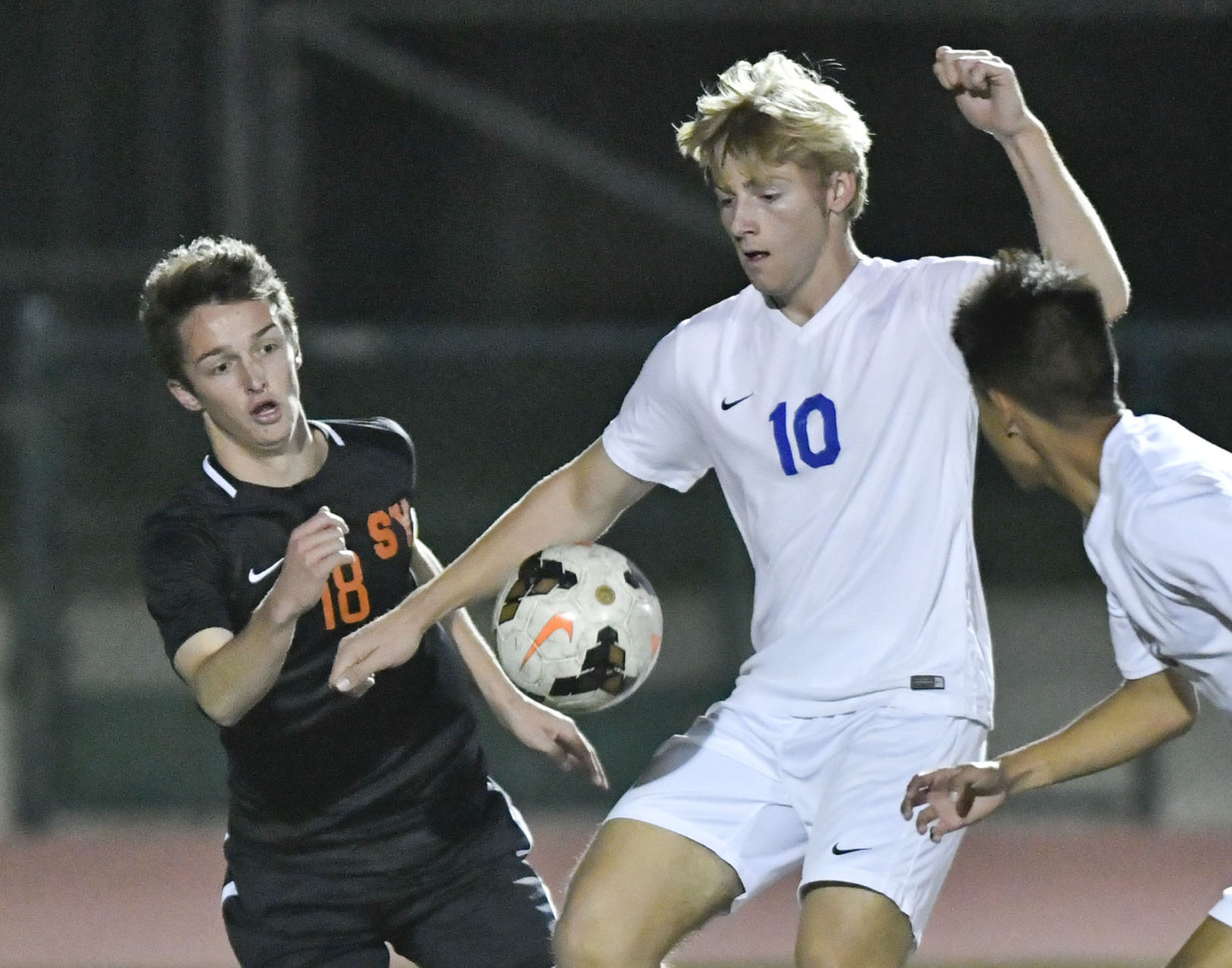 121318 SM SY b soccer 03.jpg